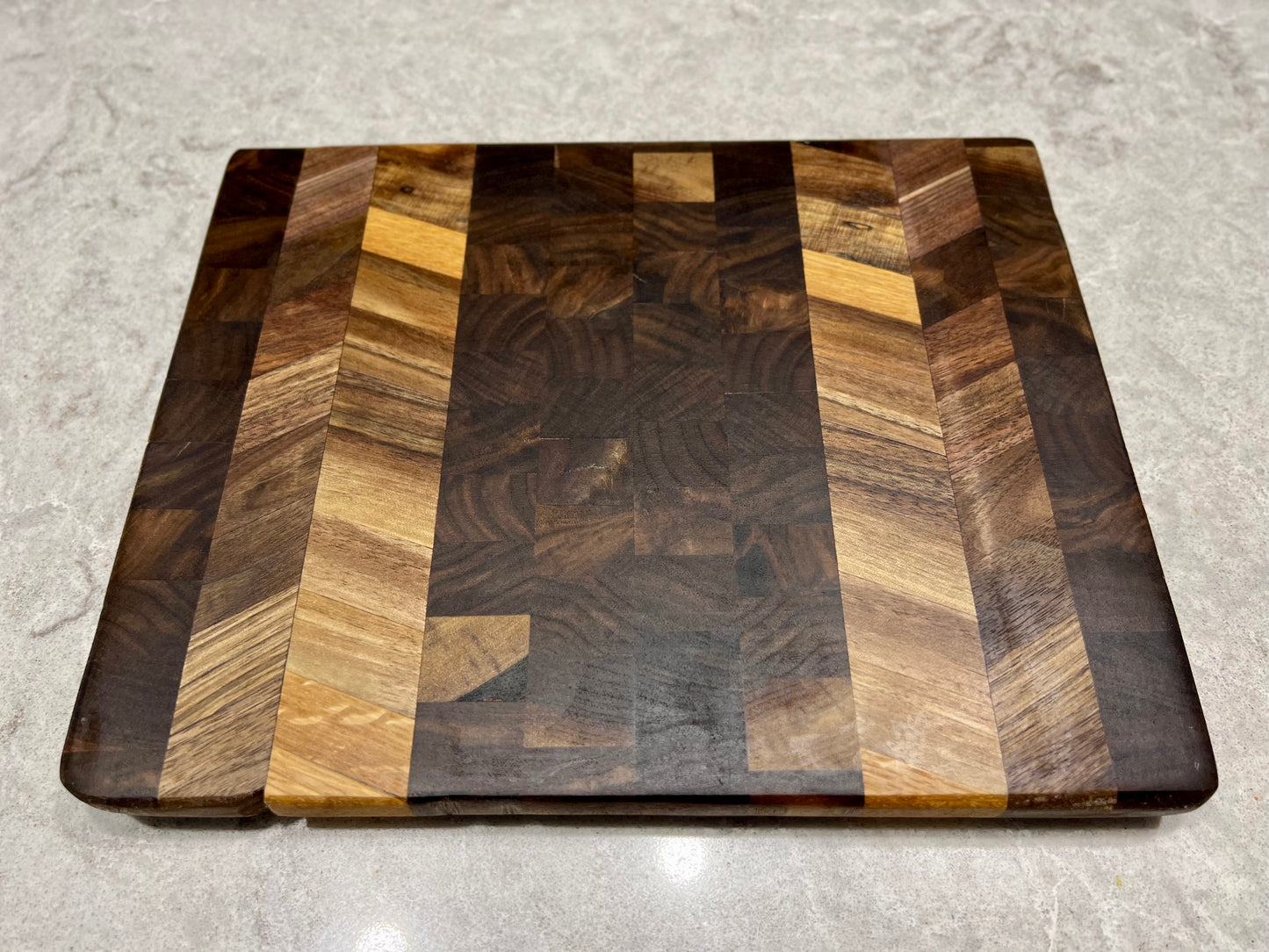 End grain & edge grain cutting board